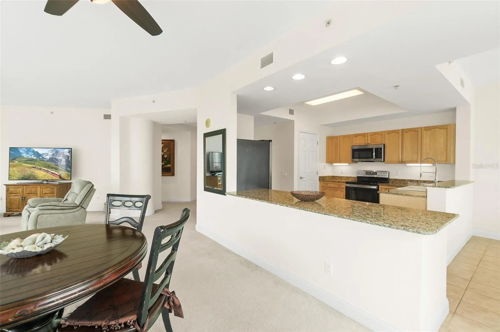 Breakfast bar