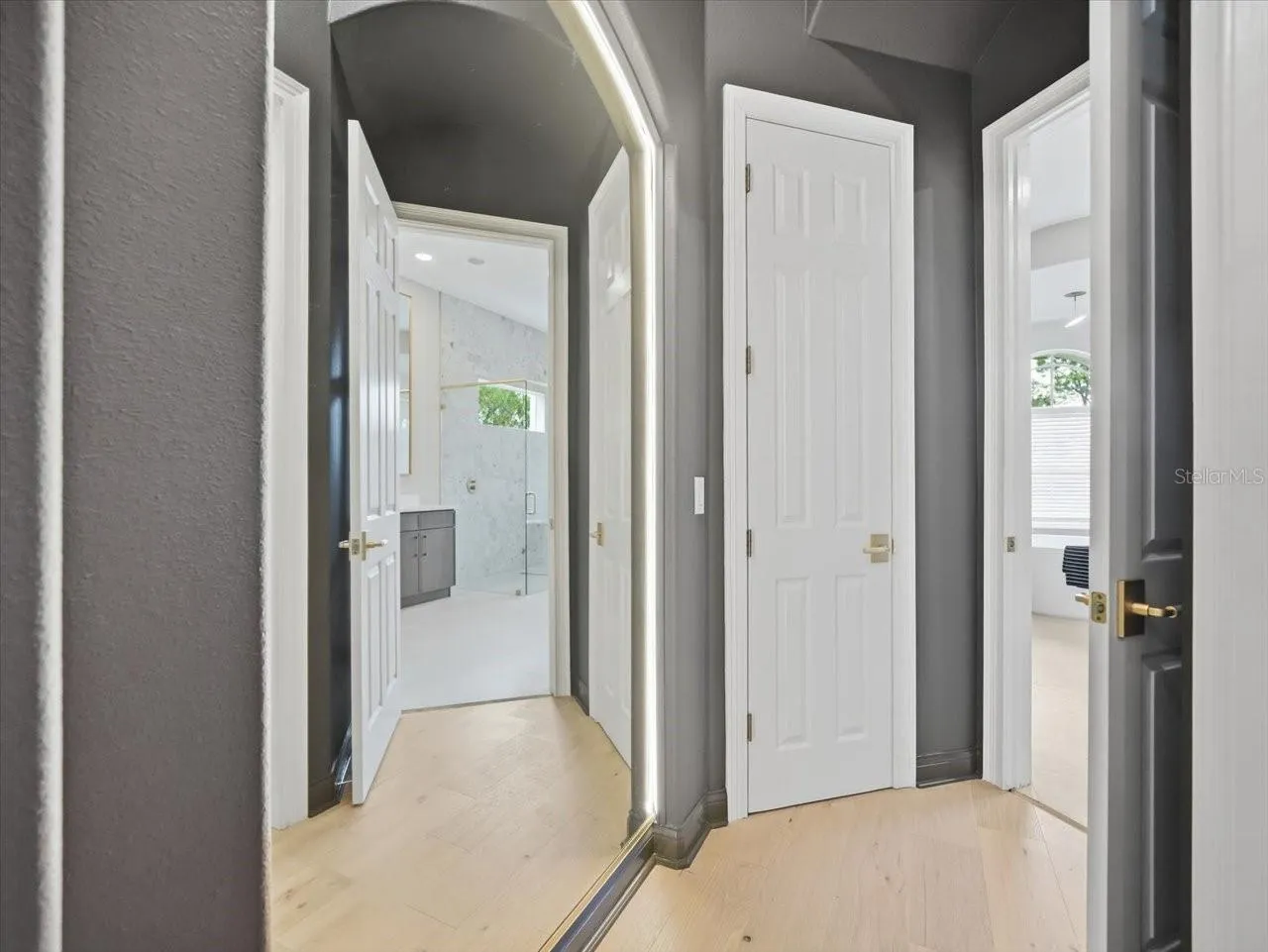 LED glamour mirror