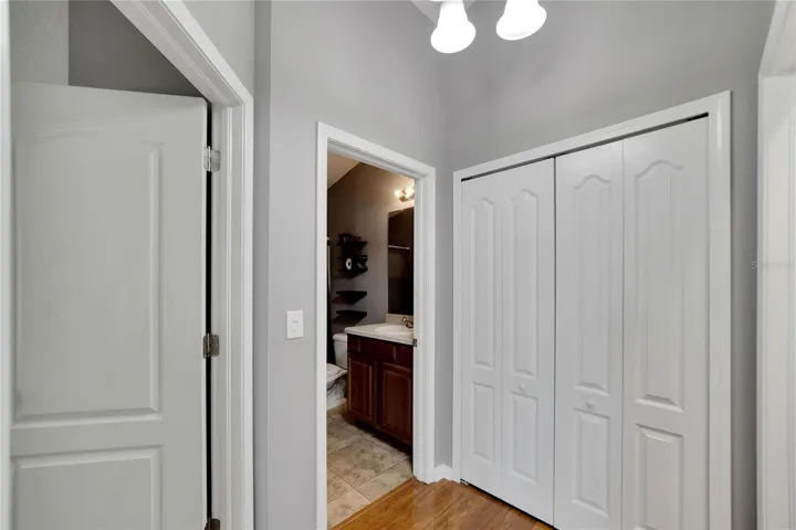 2nd bath and laundry closet