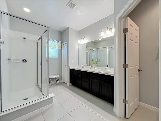 Primary bath
