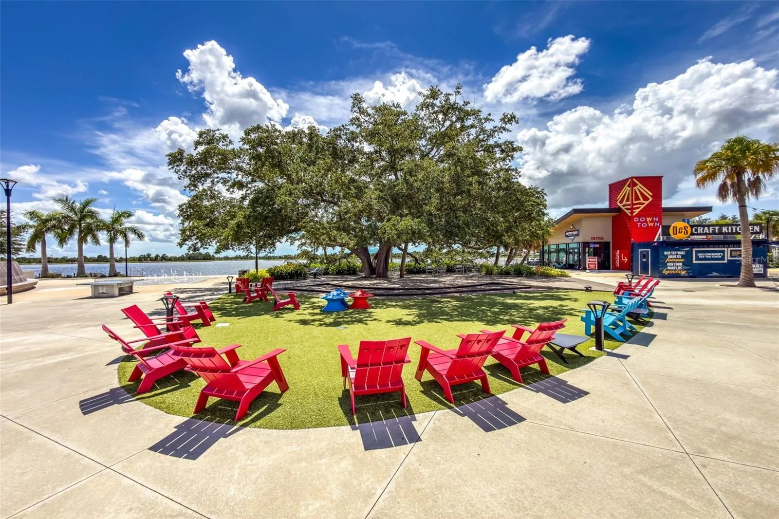 Downtown Wellen Lakeside &amp; Gathering Area