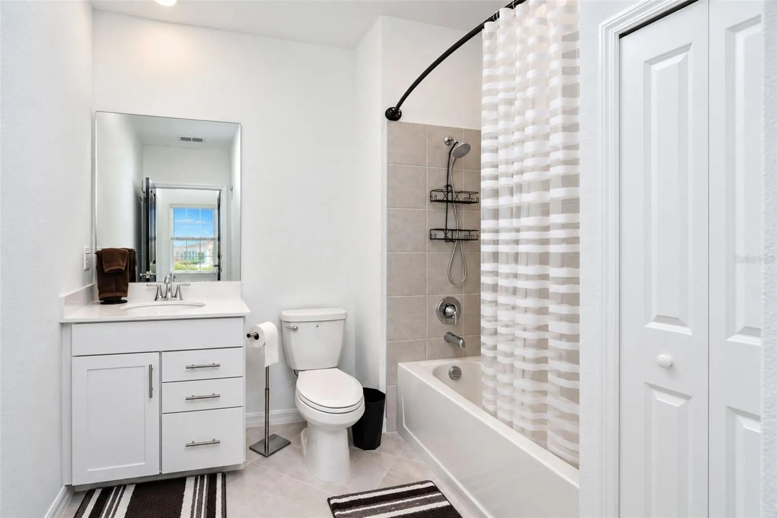 Guest Bath with Vanity, Tub Shower