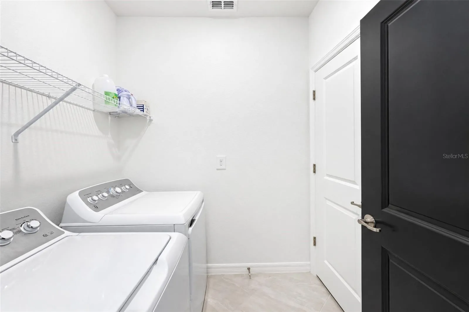 Oversized Laundry Room