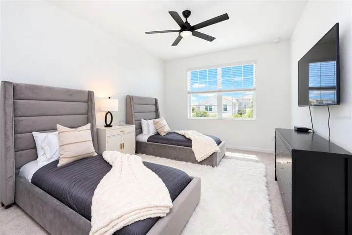 Spacious &amp; Bright Guest Bedroom 2