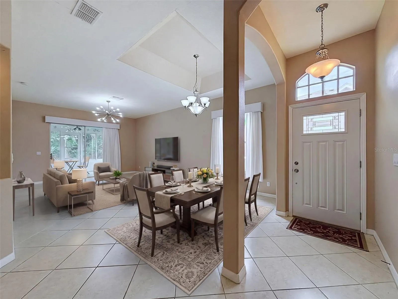 Side entry with arch into main living area