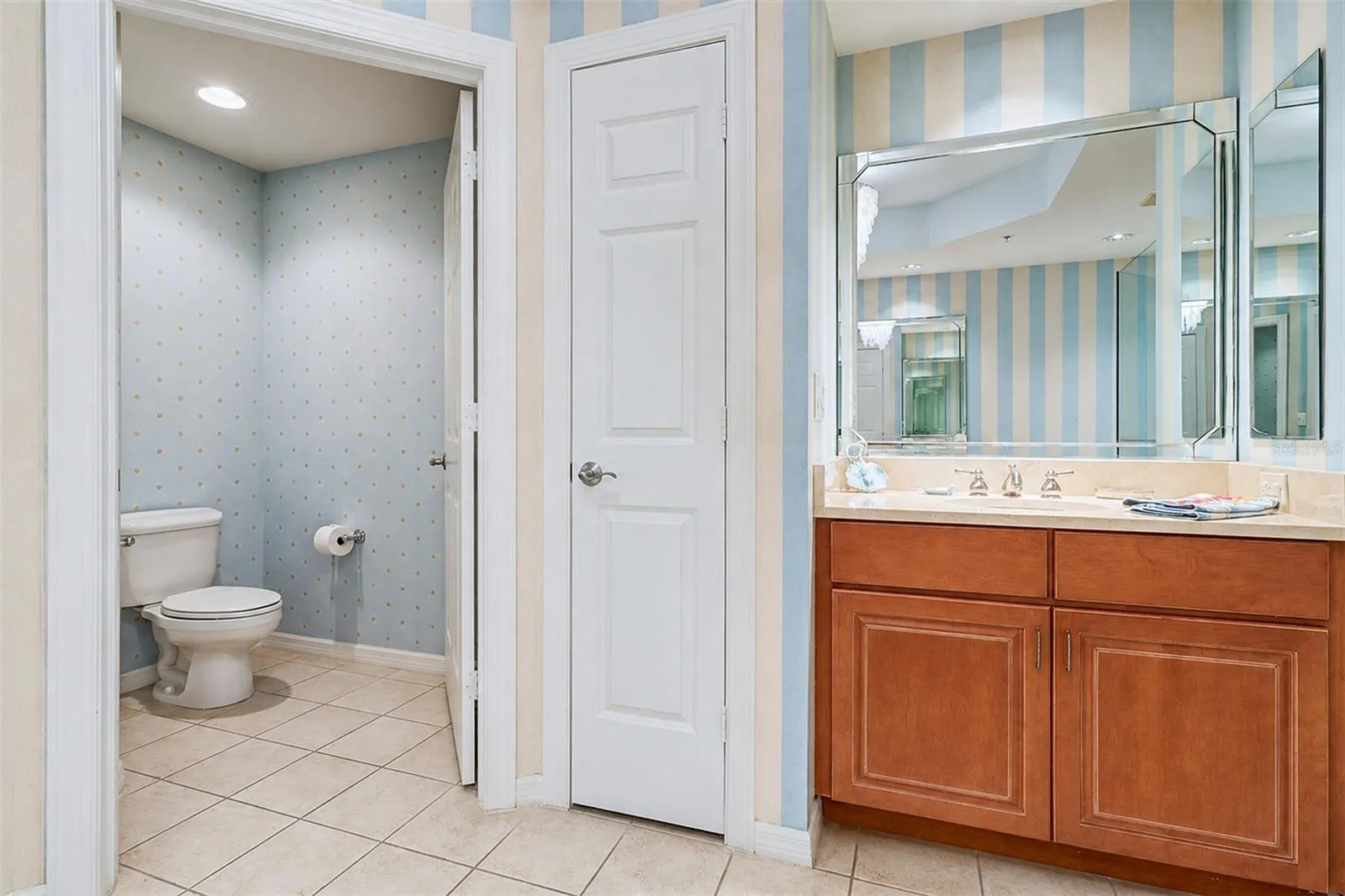 ... Primary / Master Bathroom.. 13.2 X 12.3... Double Vanities .... Soaking Tub .... Walk In Shower W/ Bench. NOTE: Privacy Room &amp; Extra Linen Closet on Left..
