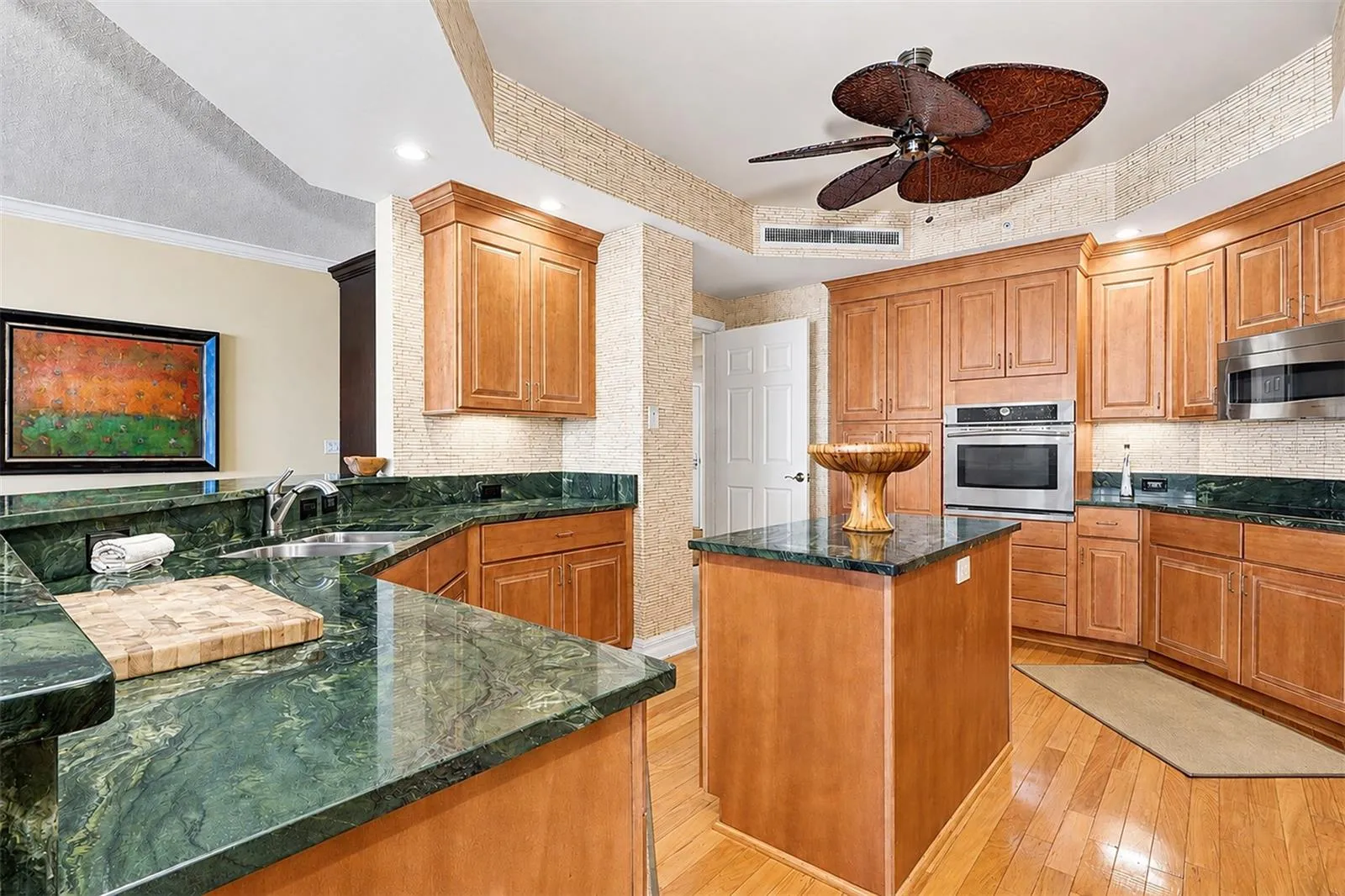 .... Kitchen Pic 1.. Solid Wood Cabinetry - Granite - GE Profile Appliance Package .
