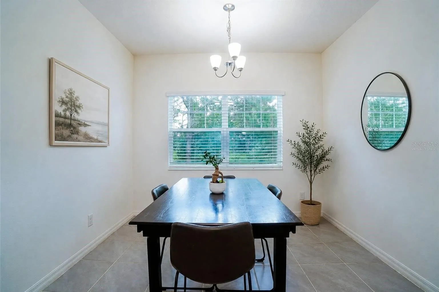 virtually staged decor
