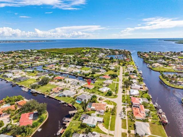 Sailboat Waterfront Living with Direct Access Toward Charlotte Harbor