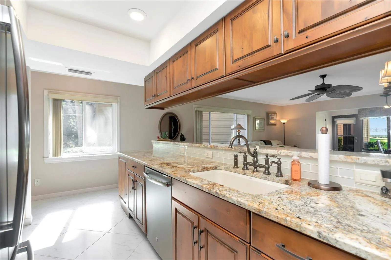 Natural light throughout
