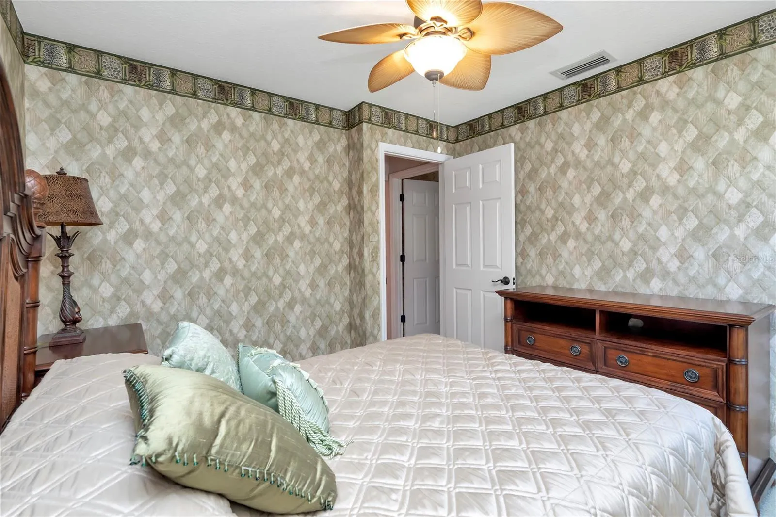 Second bedroom