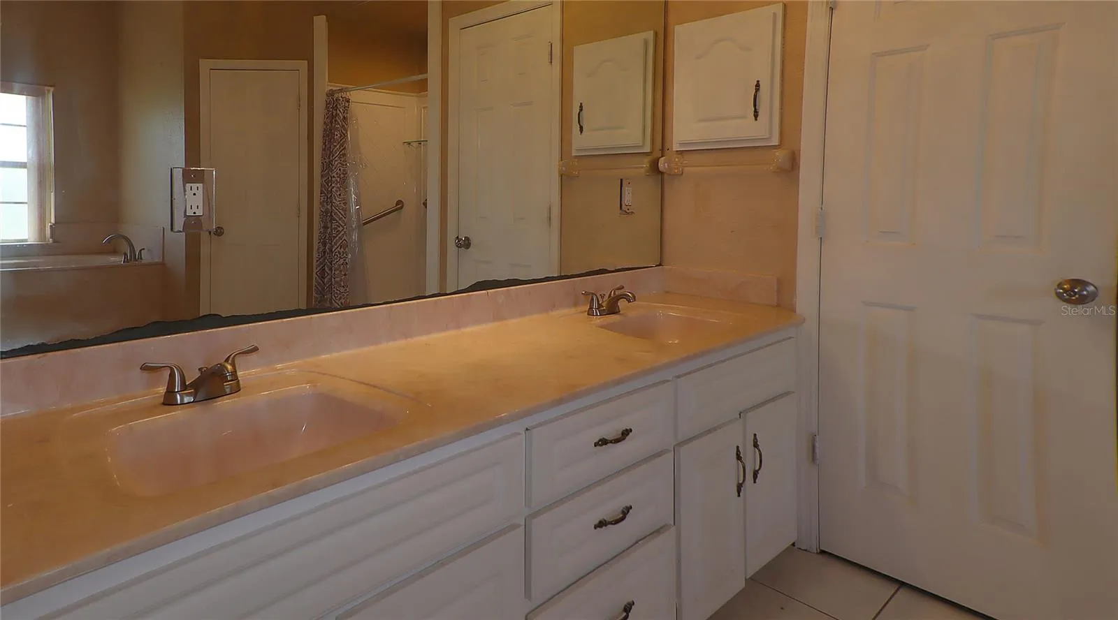 with double vanity &amp; sinks...
