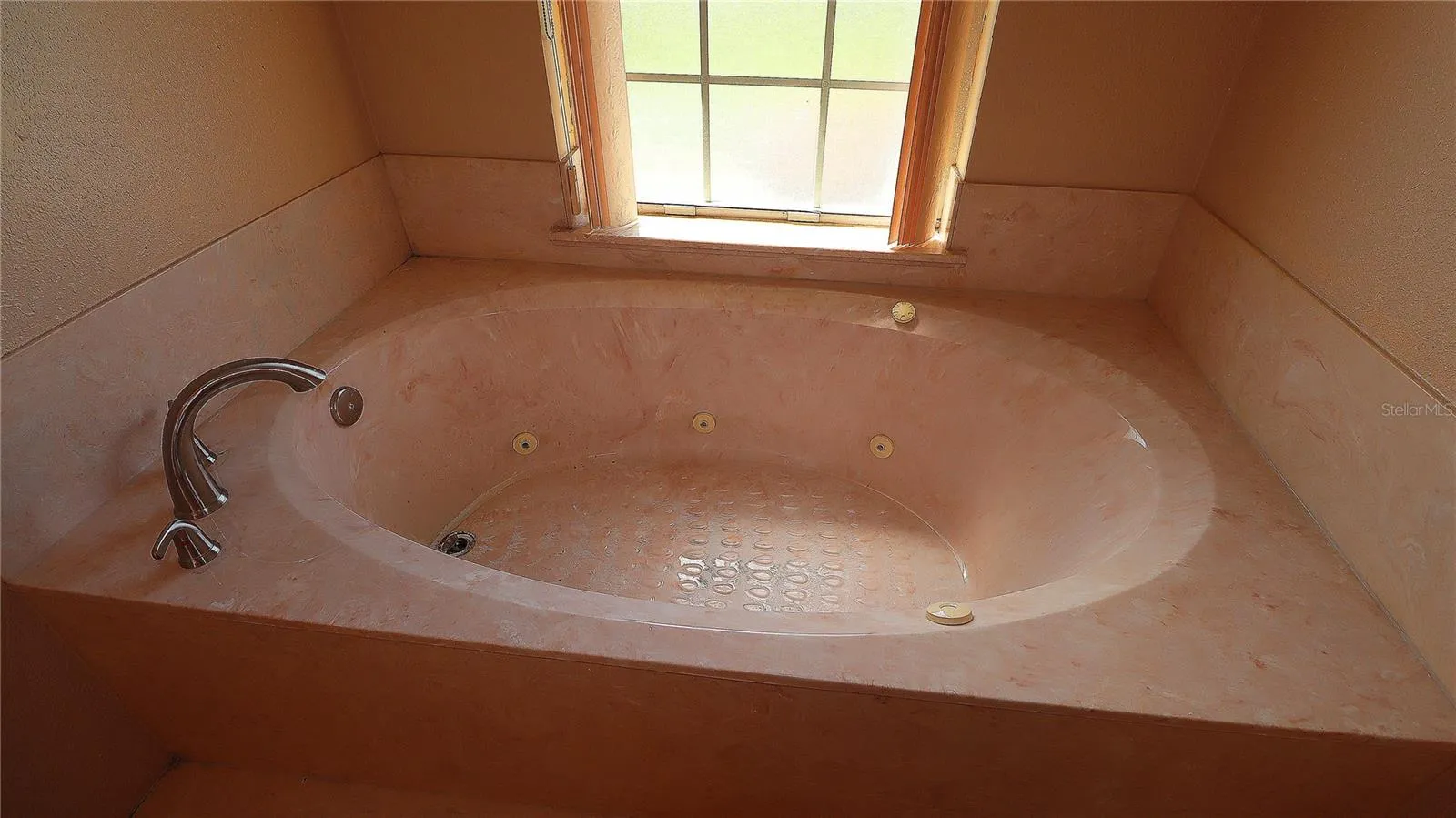 jetted tub and...