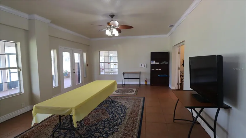plus lanai access...