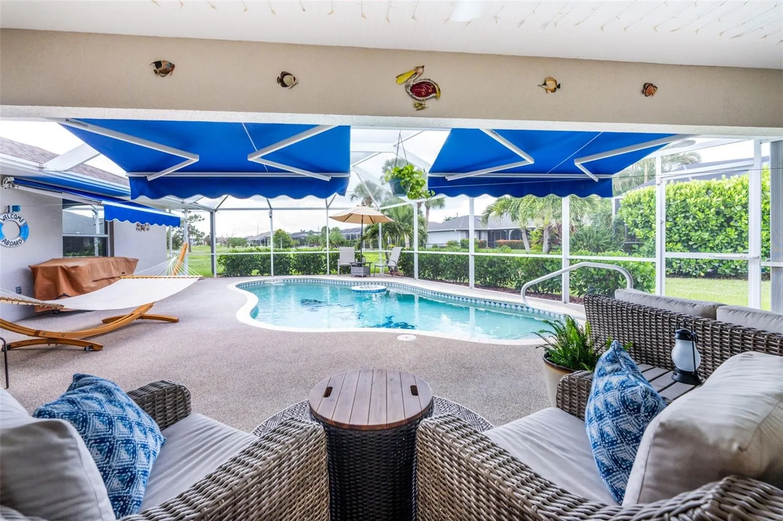Expansive Lanai Retractable Awnings