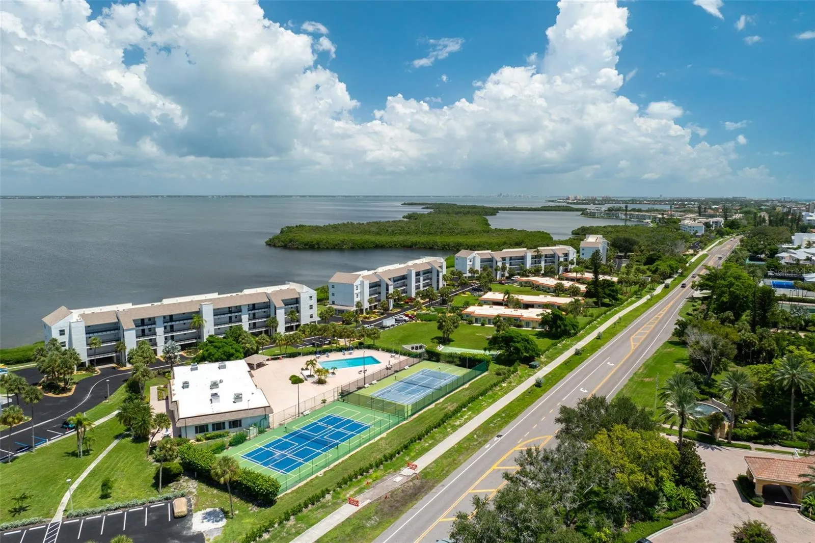 WINDWARD BAY AMENITIES