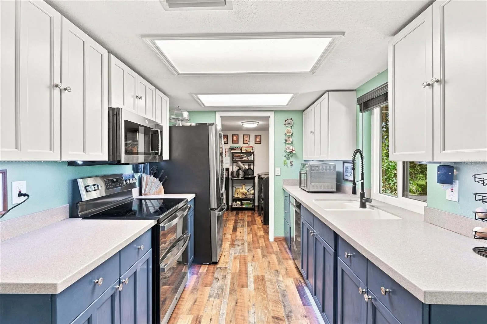 Chef Worthy Kitchen