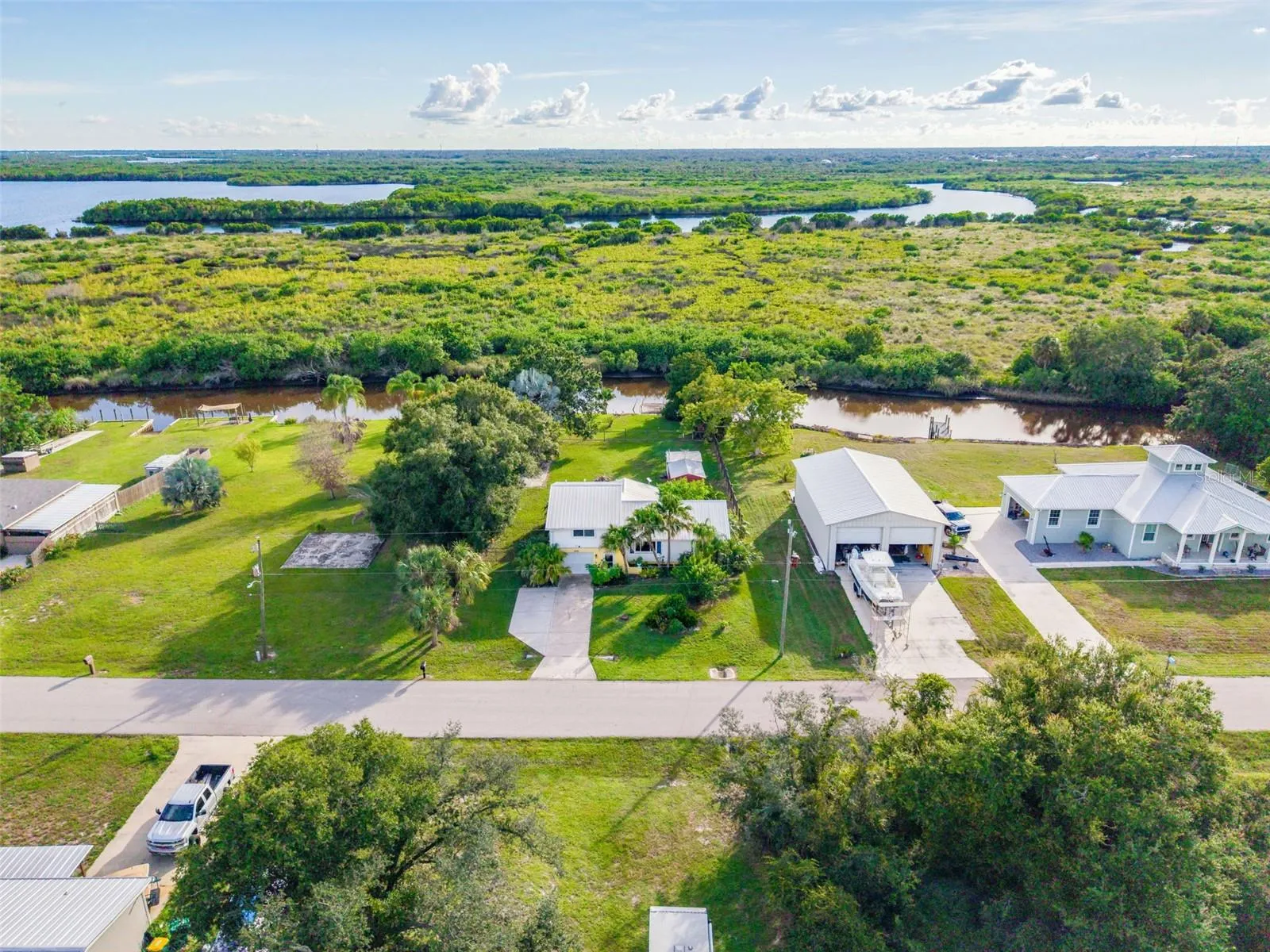 No Hoa Or Deed Restrictions