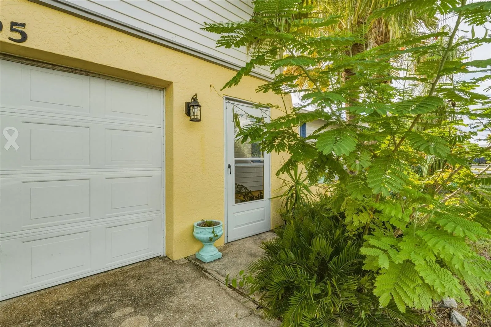 Private Entryway