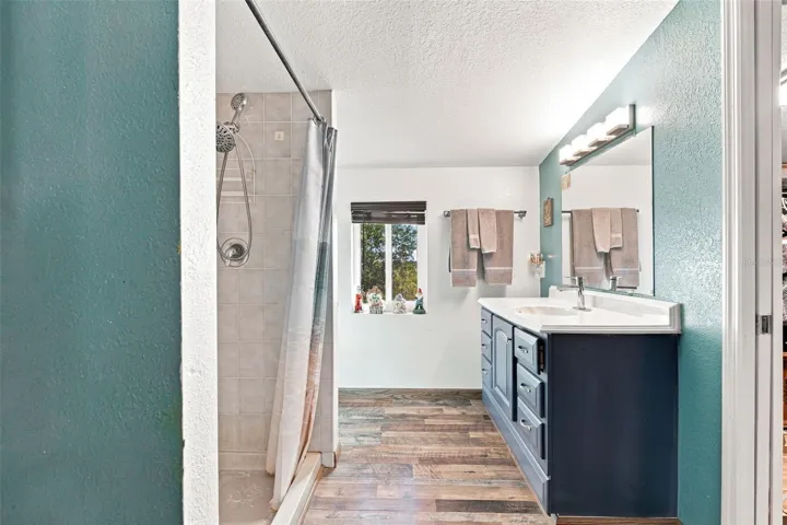 Ensuite Primary Bath