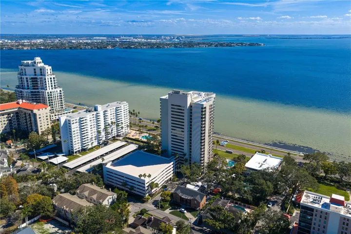 Perfectly positioned along iconic Bayshore Boulevard, you’re moments from Howard Avenue and Hyde Park’s premier dining, shopping, and nightlife, with downtown Tampa, TGH, TIA, major retail, and Gulf beaches all within easy reach.