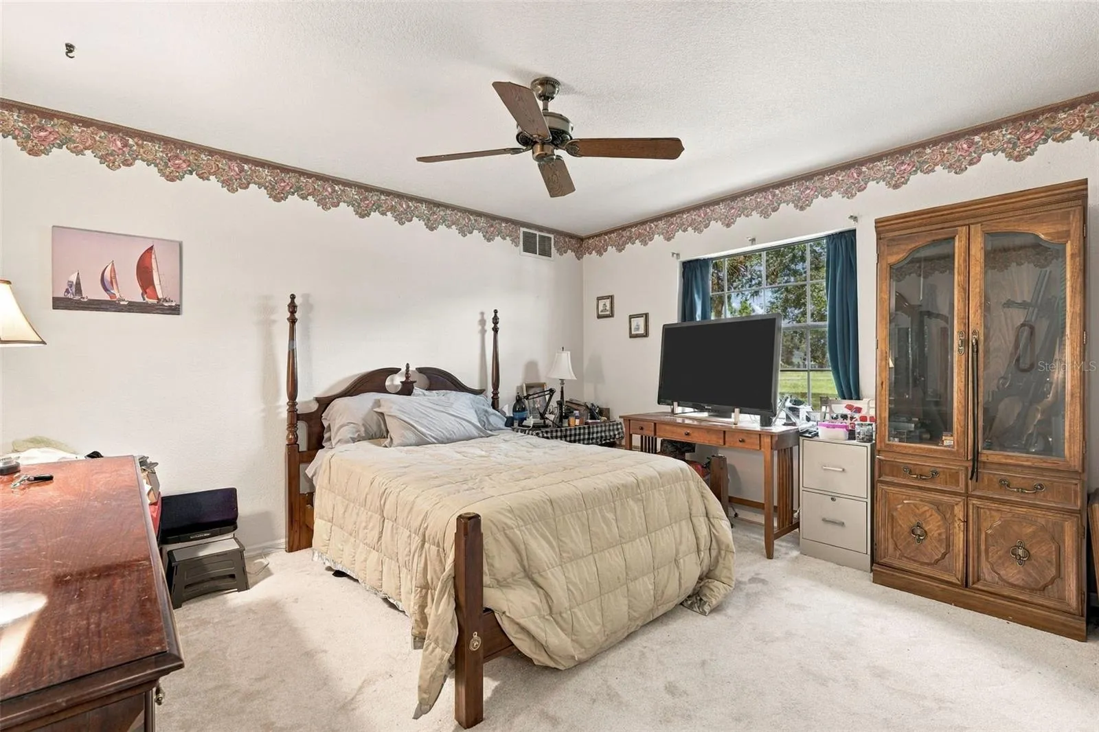 Spacious Third Bedroom with Natural Light