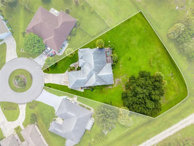 Tremendous Backyard Space Offering Extra Privacy