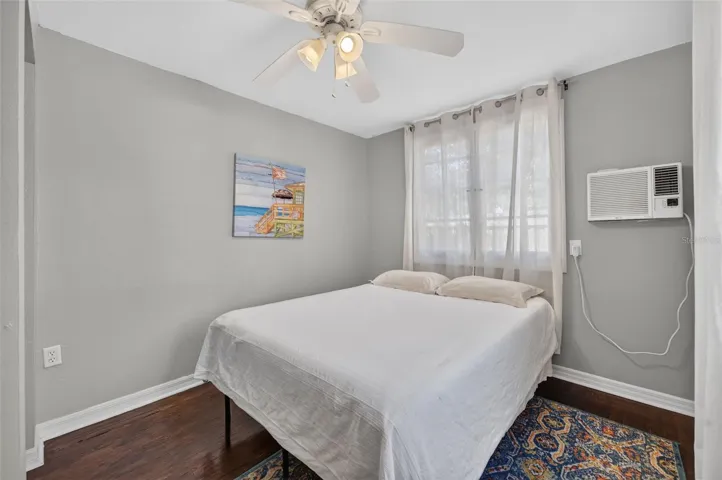 Gust cottage bedroom
