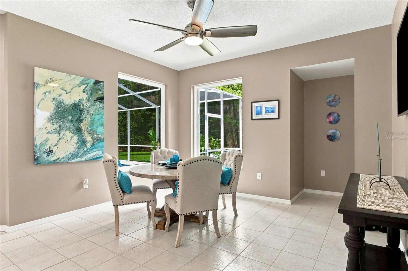 Virtually StagedDining areaDining area