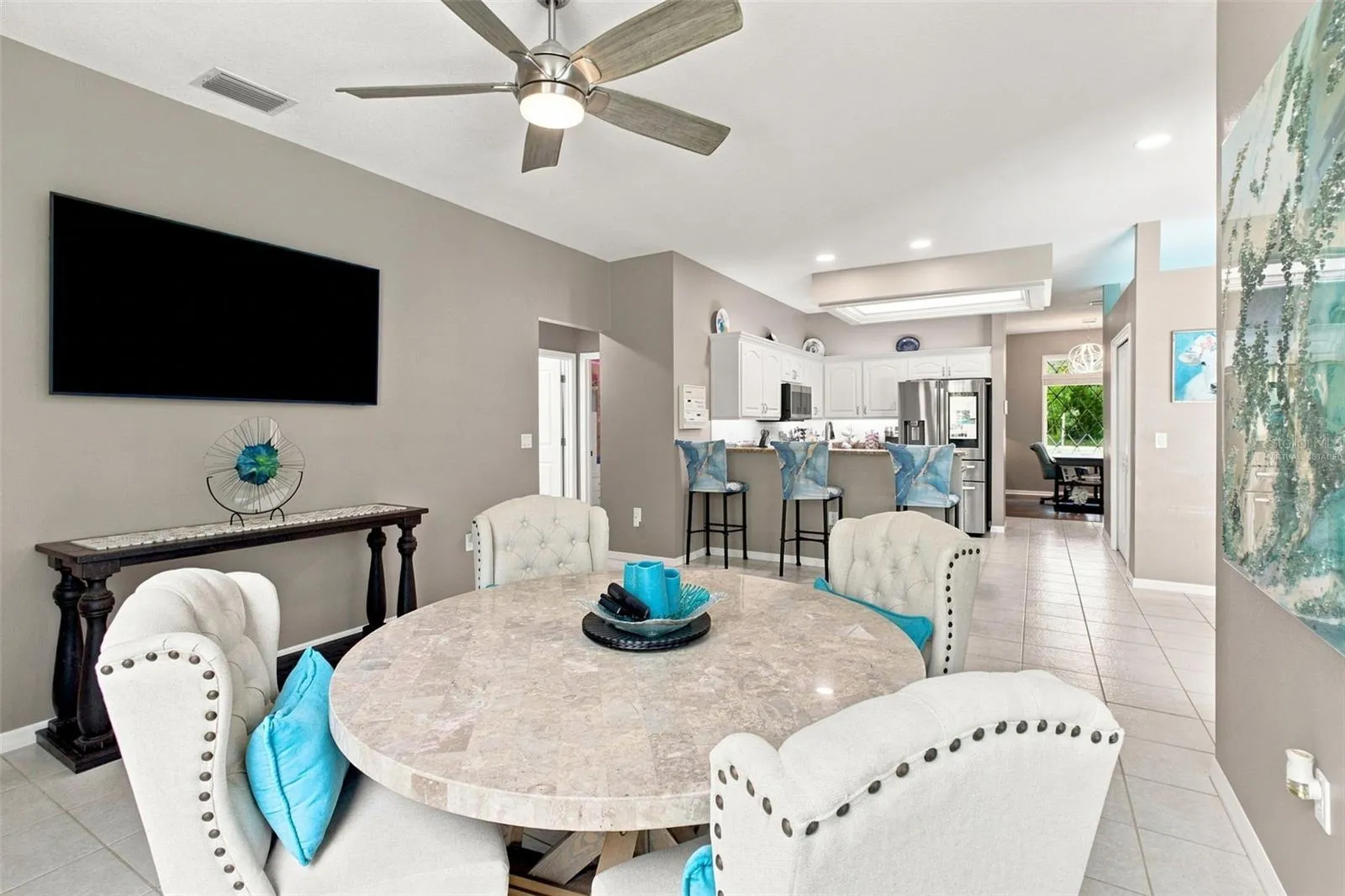 Virtually StagedDining area