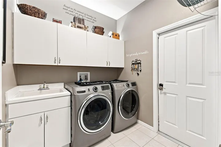 Virtually StagedLaundry room