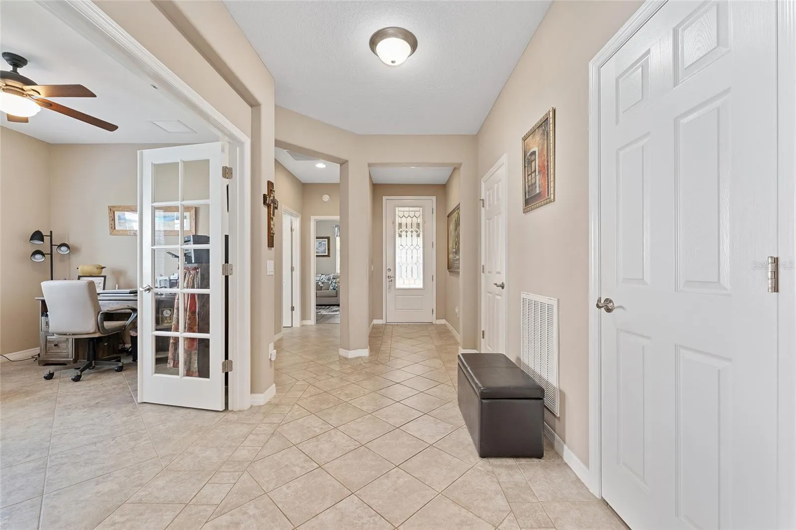 FOYER
