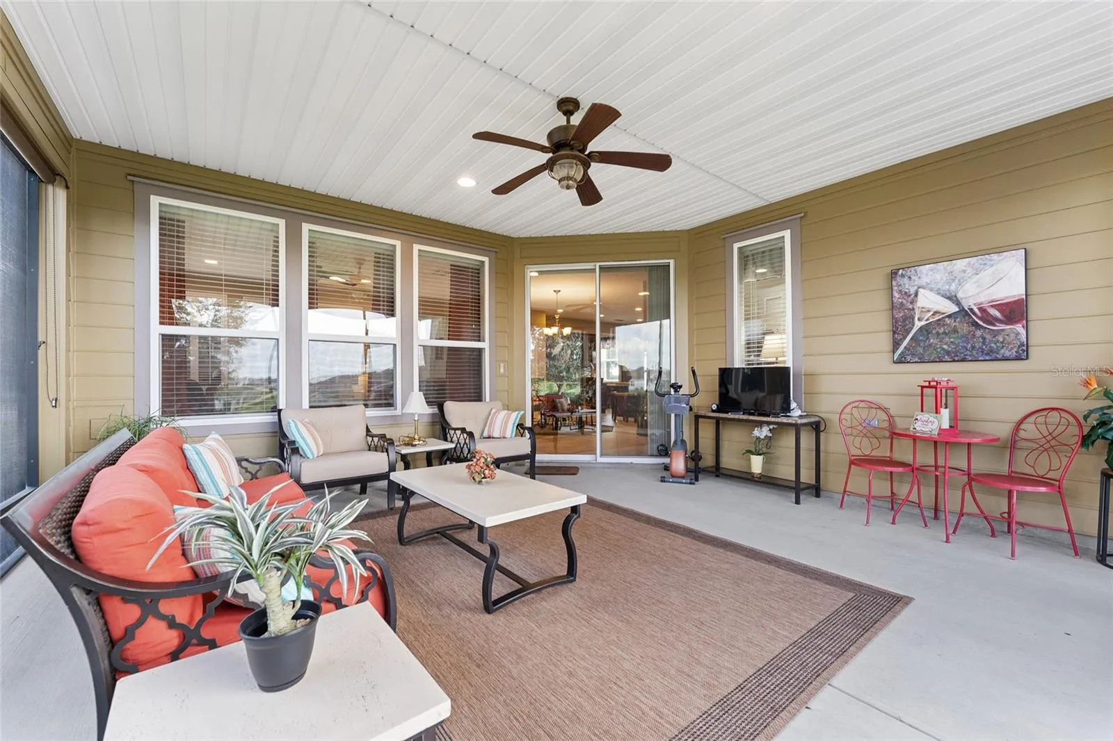 SCREENED IN LANAI