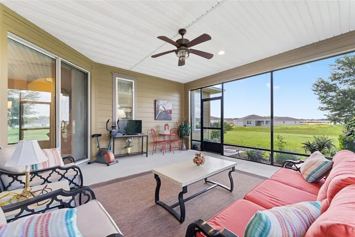 SCREENED IN LANAI
