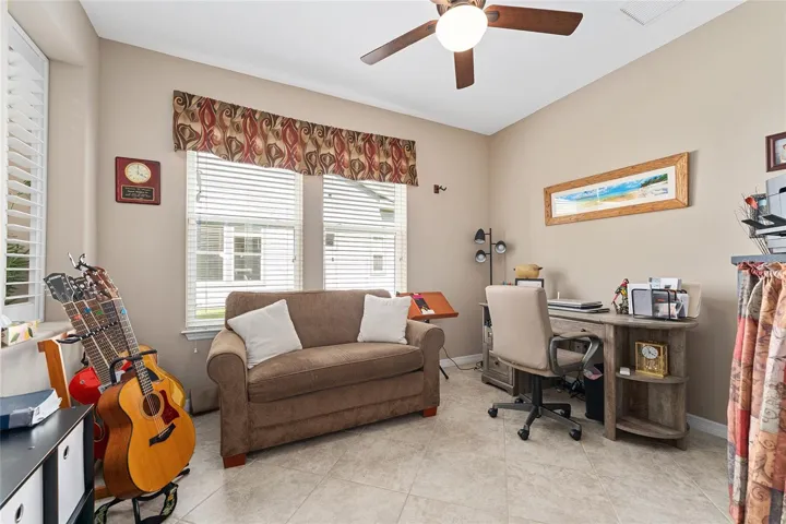 OFFCIE/DEN/FLEX ROOM