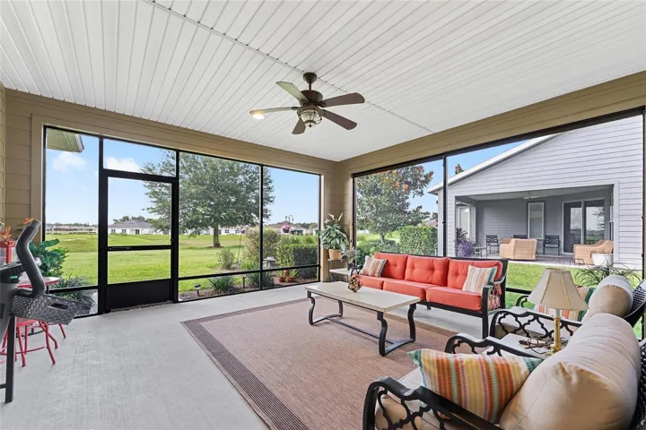 SCREENED IN LANAI