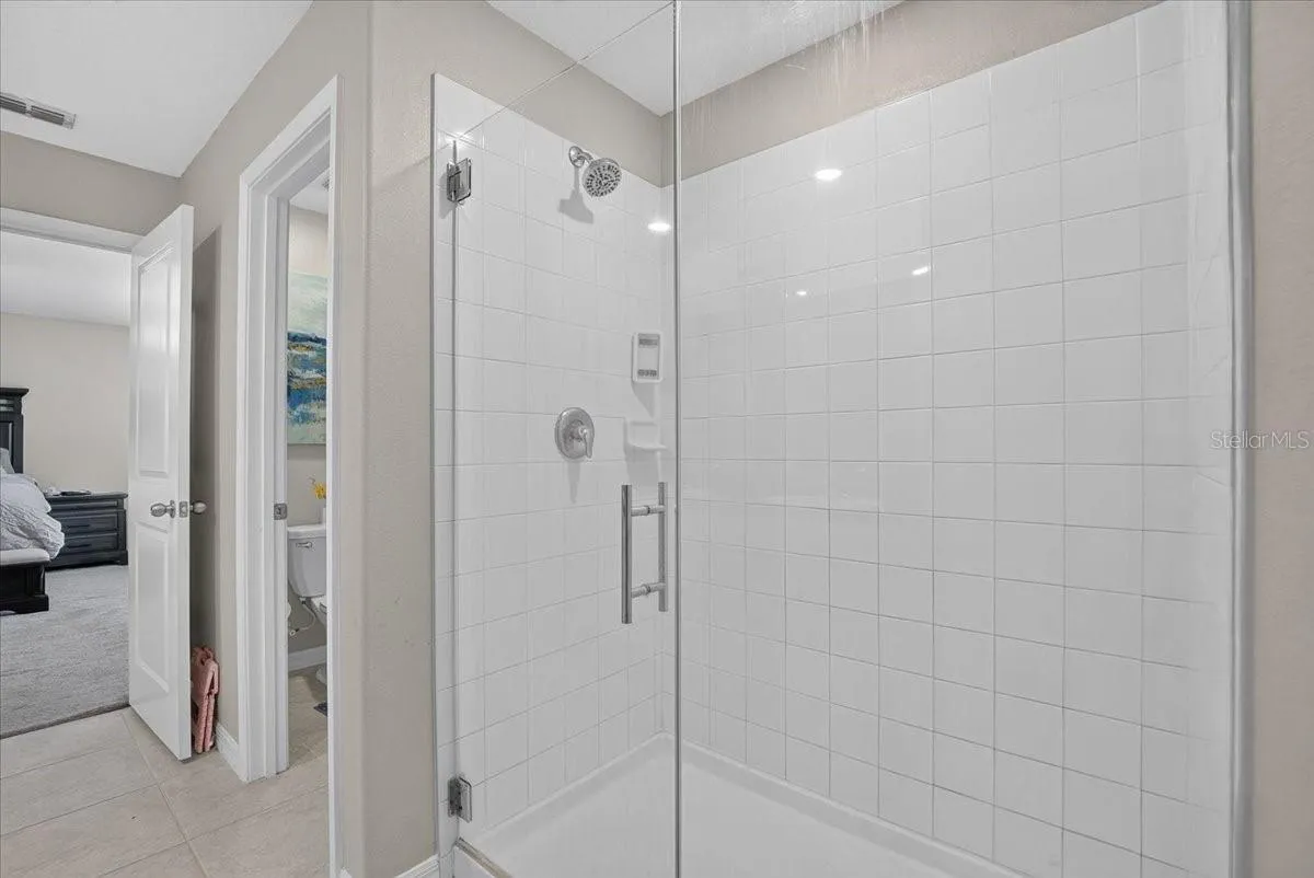Owner's Suite  - Framelss Glass Shower