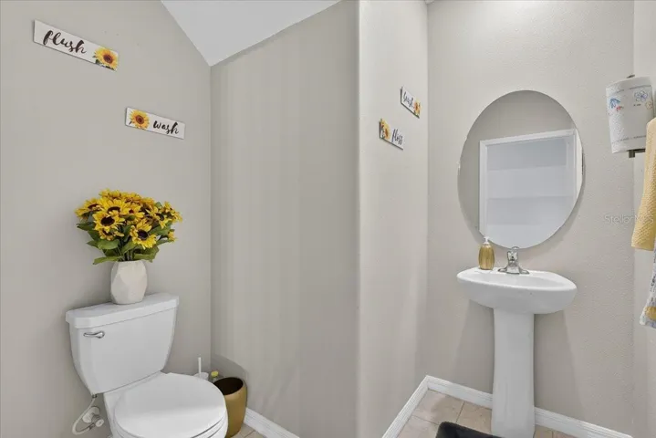 Downstairs 1/2 Bath