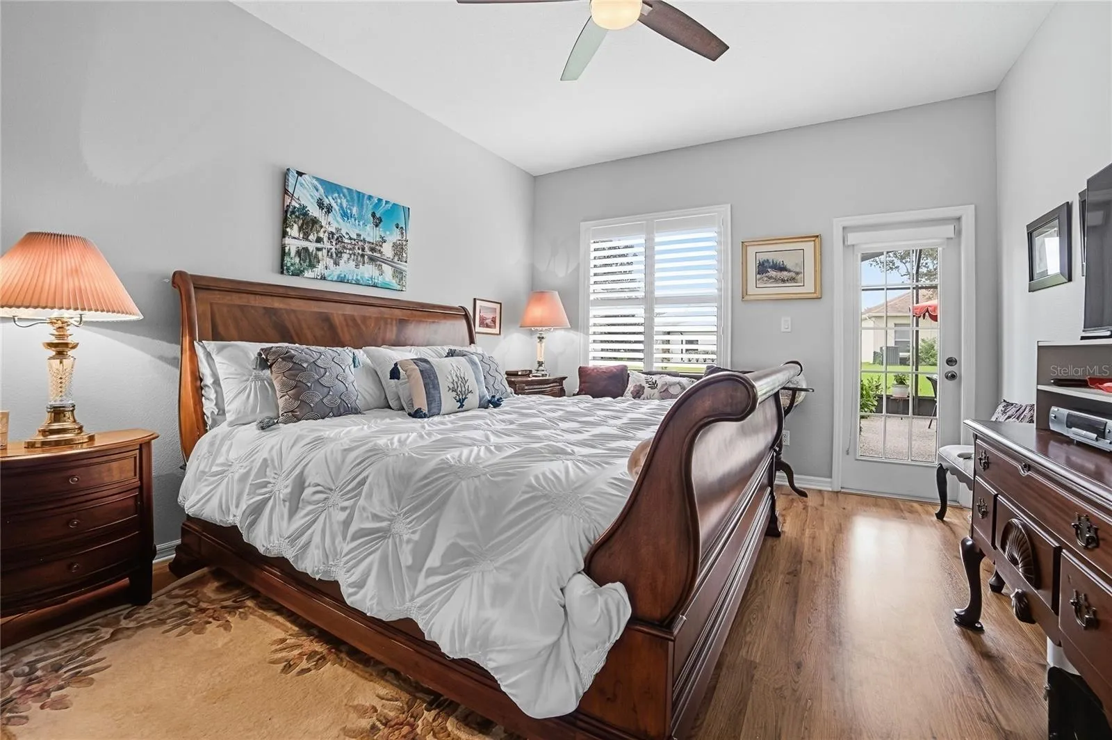 Awesome Owners Sweet. this home is a split floor plan. Privacy for Owners and Guest.