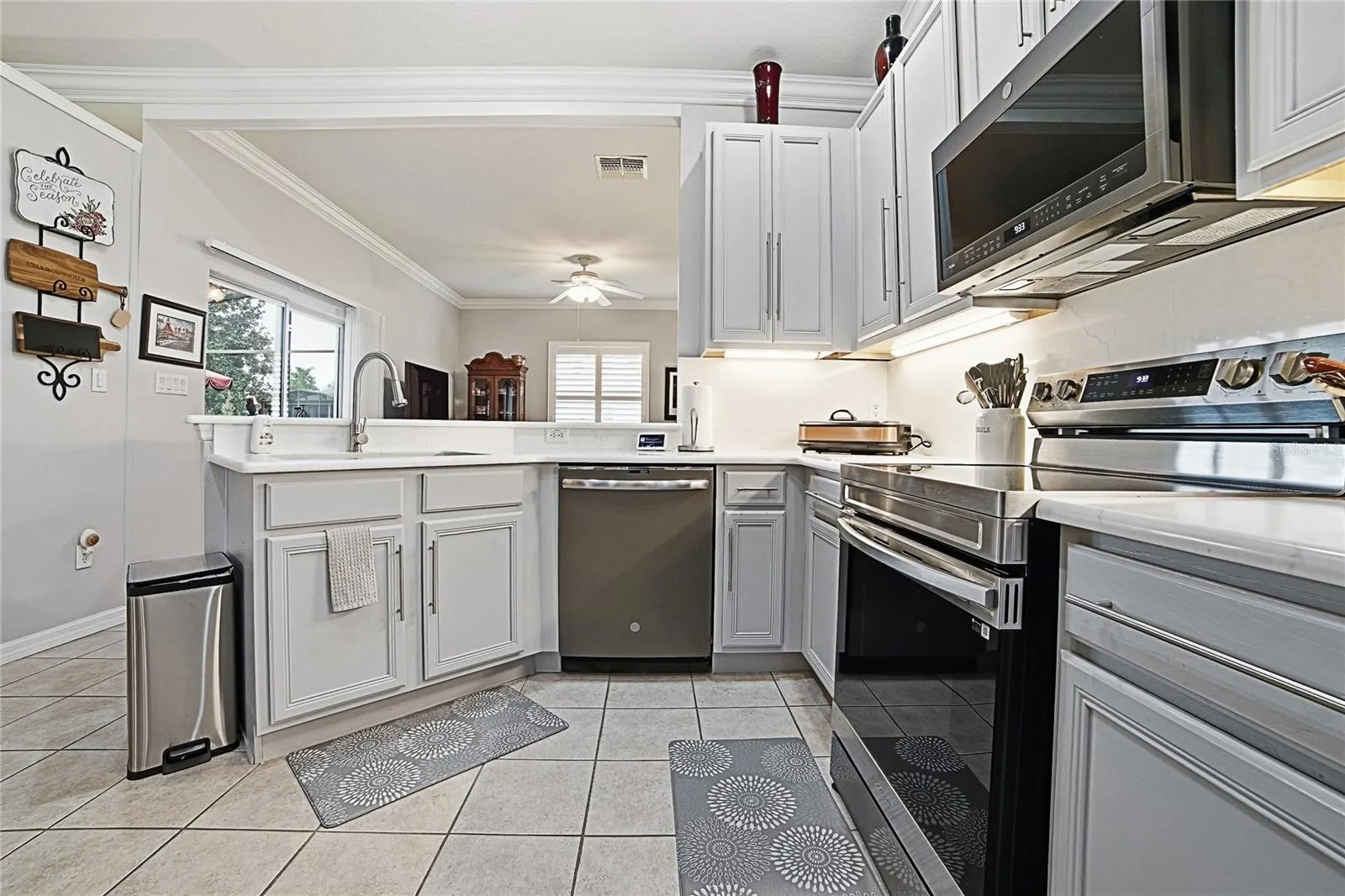 Ouartz Counters/backsplash