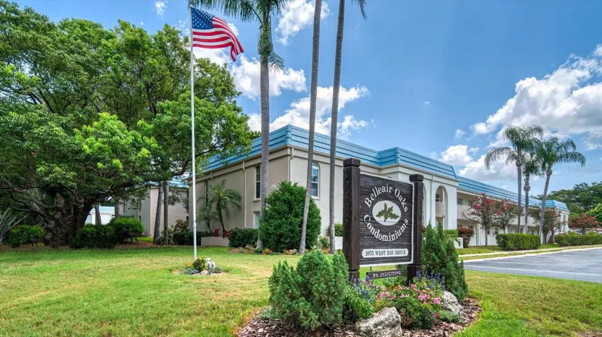 Belleair Oaks