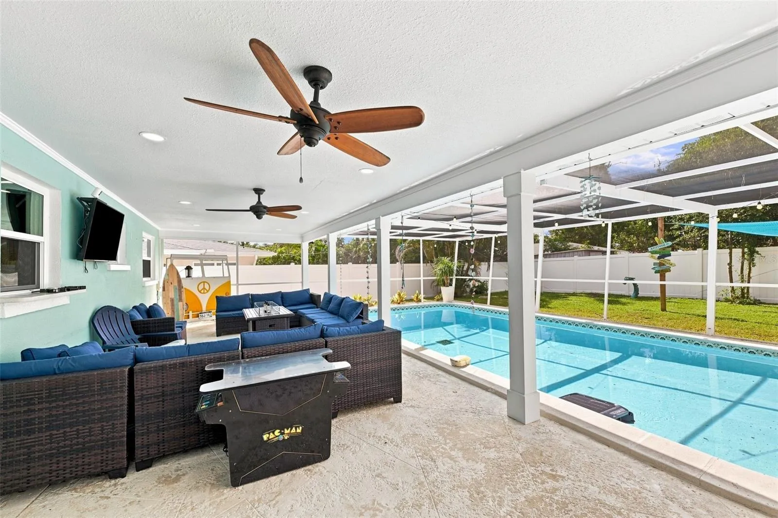 Screened in Lanai