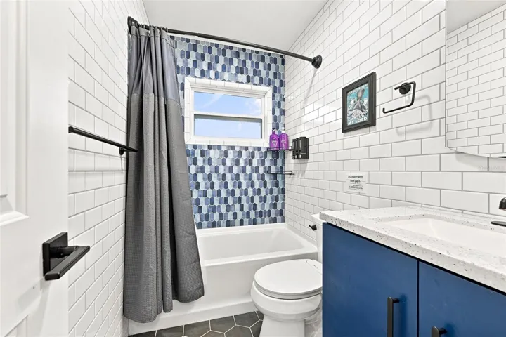 2nd Hallway Bathroom