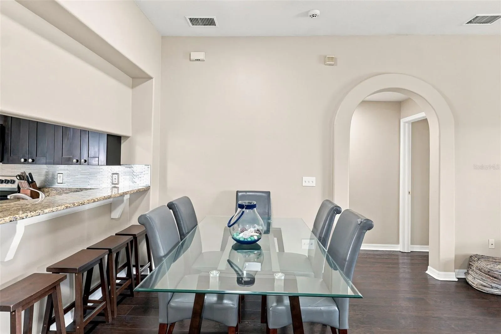 Open Kitchen & Dining Connection