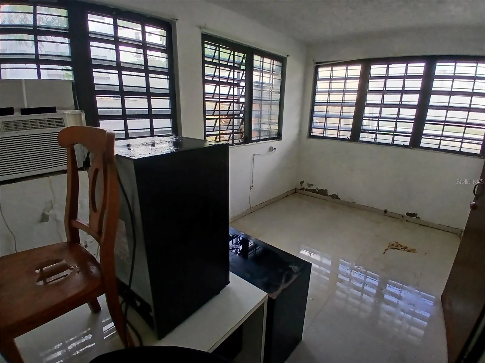 Office 1 / Bedroom 1
