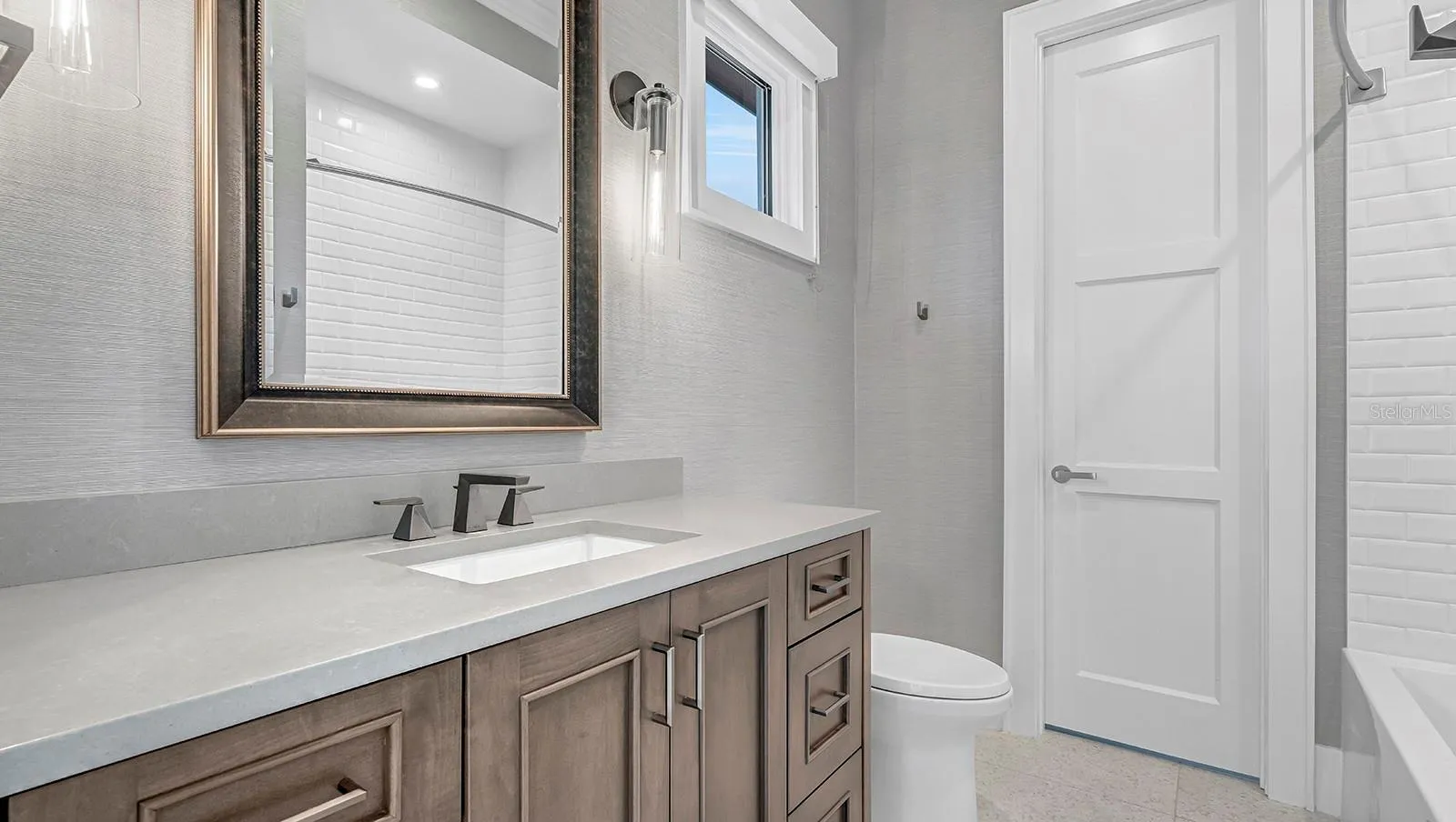 Bedroom 5 Ensuite Bath