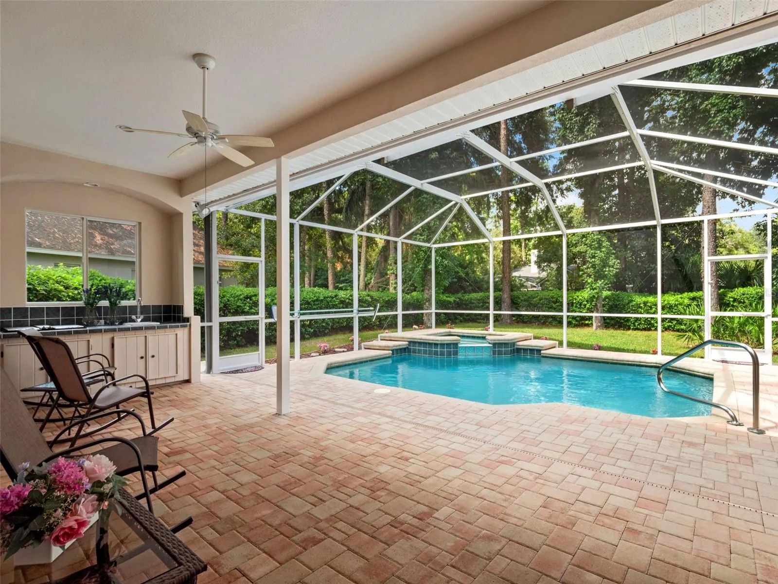 screened pool