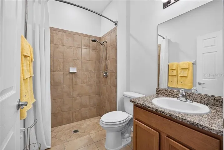 2nd Bath, Tiled shower walls