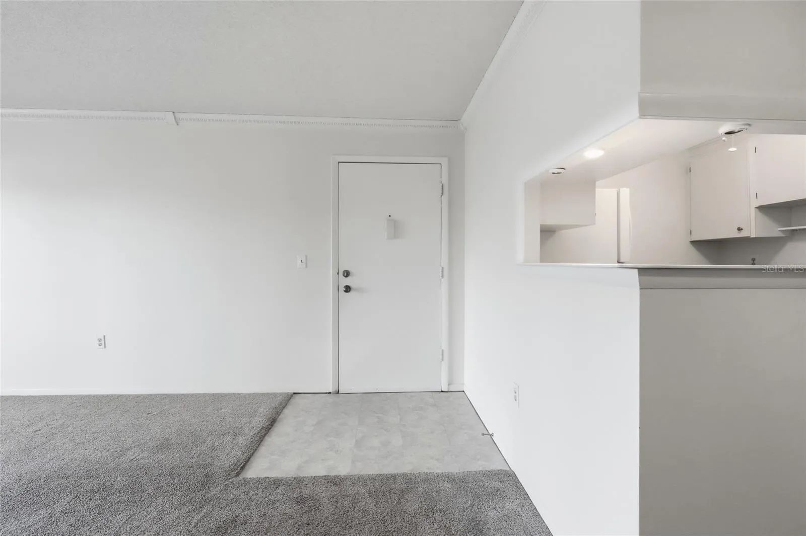 living room/breakfast bar