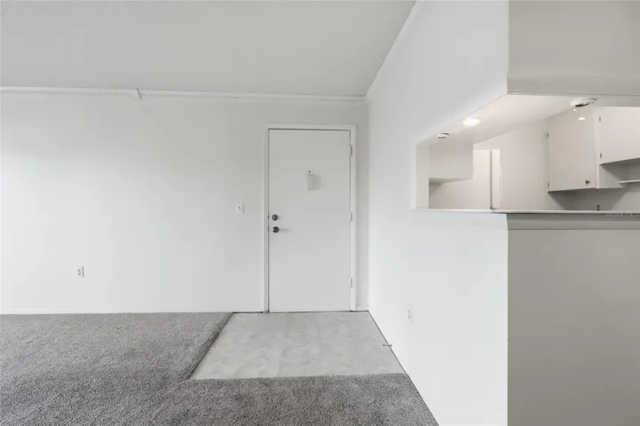 living room/breakfast bar